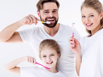 10 Mẹo Chăm Sóc Răng Miệng Cho Gia Đình